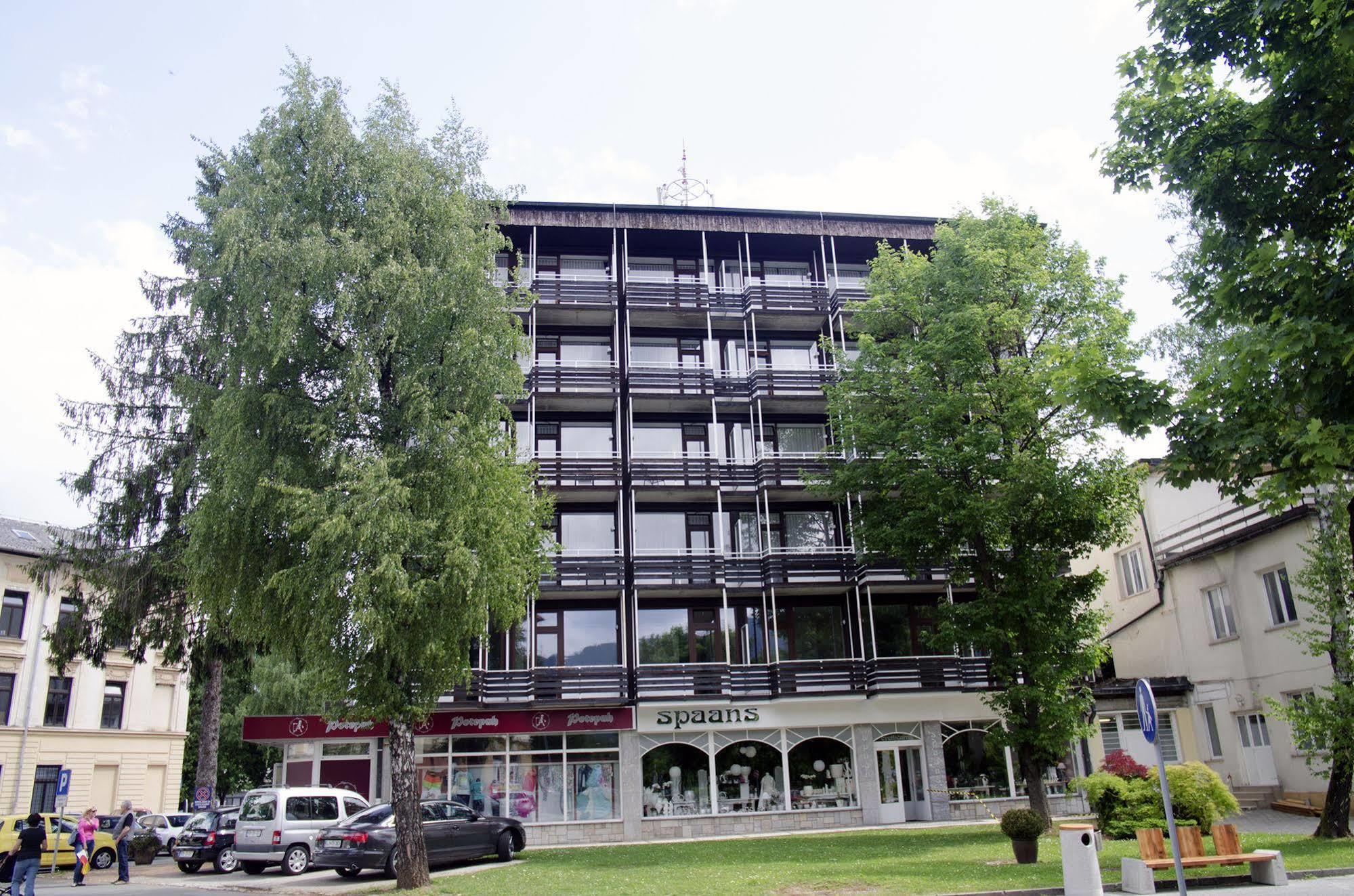 Grajski Dvor Radovljica Exterior photo